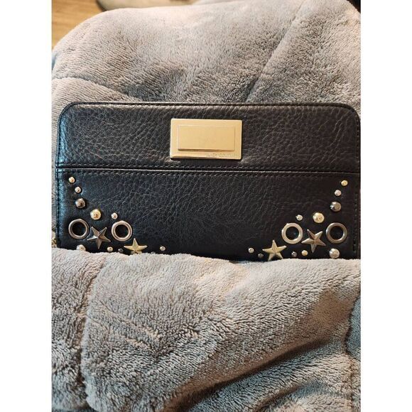 NWOT Juicy Couture star studded wallet Black Faux Leather Zippered Wallet w/ Stu - Picture 1 of 9